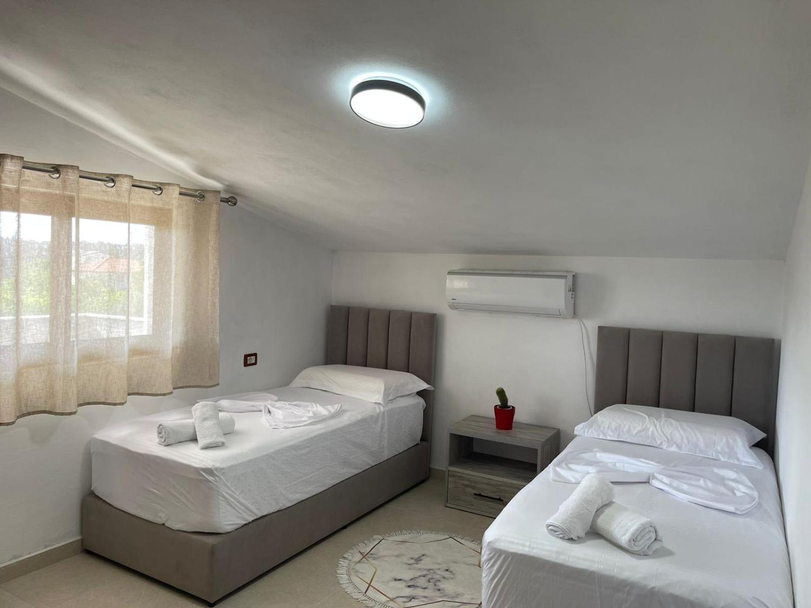 Prela'S Rooms Shkoder Exterior photo